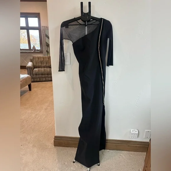 Chiara Boni Asymmetric Column Gown - Picture 3 of 8